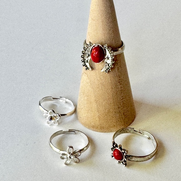 Stackable Fashion Rings, Set of 4 adjustable. silver red - Picture 6 of 9